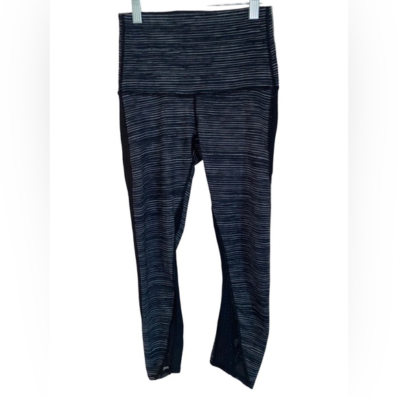 lululemon athletica Pants - Lululemon Women Cropped Capri Leggings Size 4 Black CA 35801 RN 106259